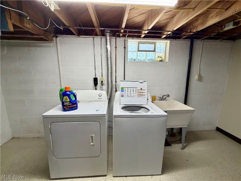 Tiny photo for 512 Maplewood Avenue, Struthers, OH 44471 (MLS # 5240760)