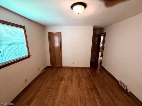 Tiny photo for 512 Maplewood Avenue, Struthers, OH 44471 (MLS # 5240760)