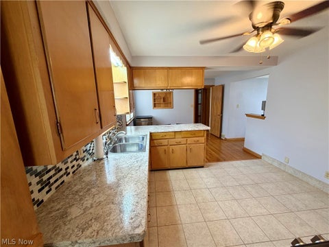 Tiny photo for 512 Maplewood Avenue, Struthers, OH 44471 (MLS # 5240760)