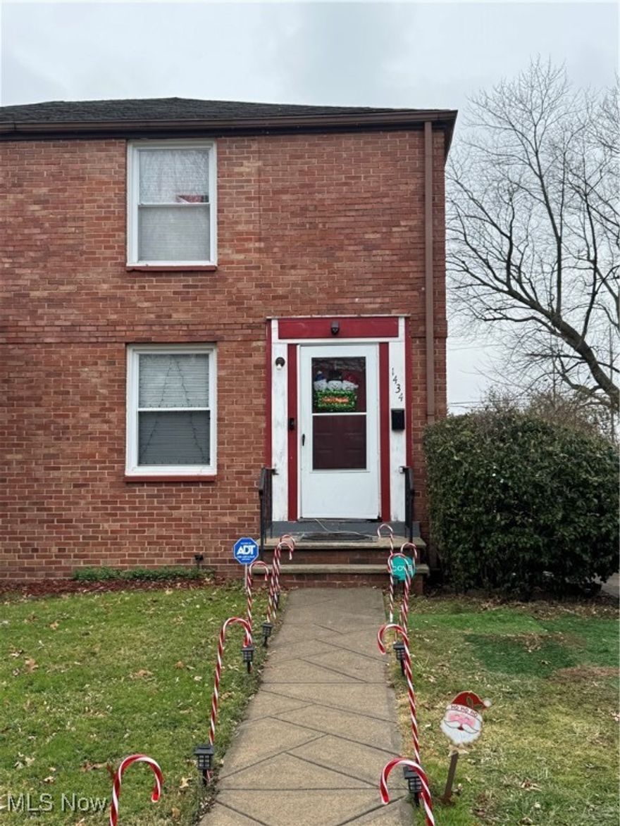 Two bedroom half duplex in Euclid!  The property is currently occupied by a tenant on a written lease (rent $1100/mo).  Lease expires 12/31/25.  Professional management in place, and POS will be clear! Add this to your investment portfolio today!