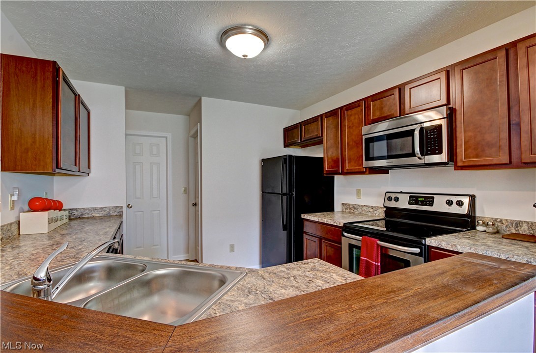 Commons/Fieldstone Lakes Town Ho - Residential