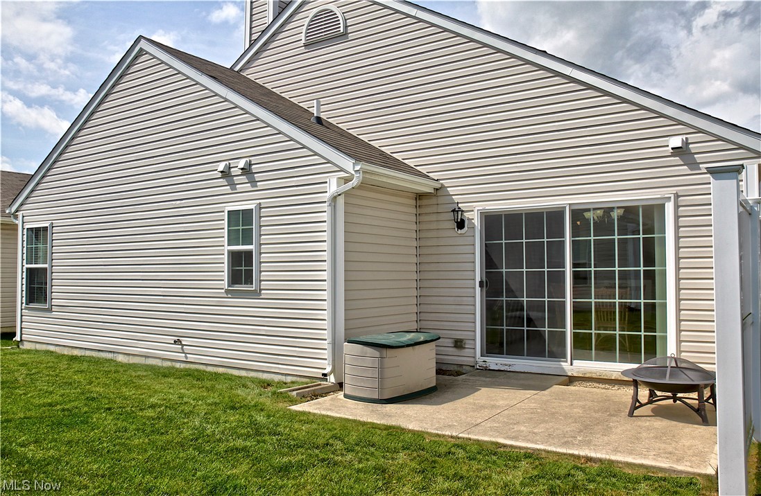 Commons/Fieldstone Lakes Town Ho - Residential