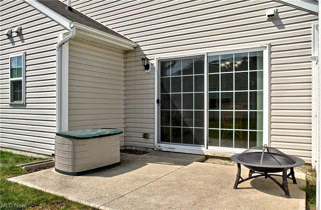 Commons/Fieldstone Lakes Town Ho - Residential