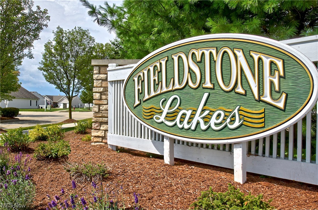 Commons/Fieldstone Lakes Town Ho - Residential