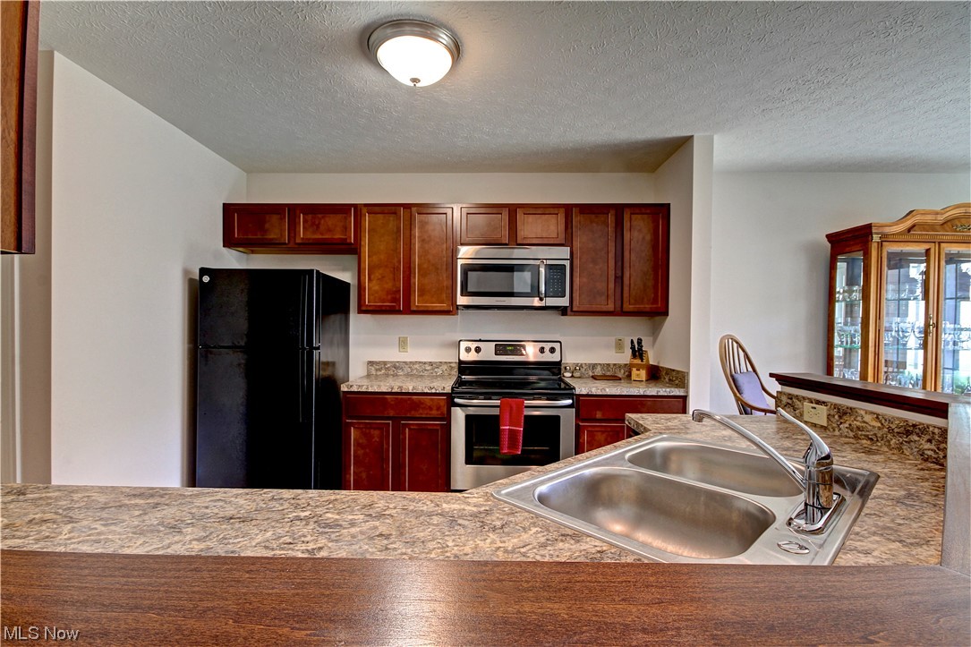 Commons/Fieldstone Lakes Town Ho - Residential