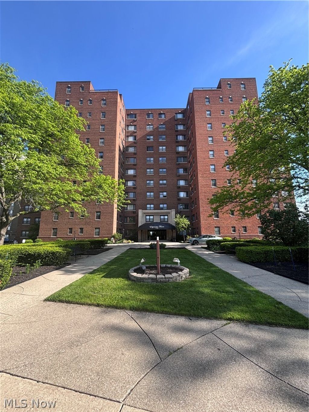Photo of 11720 Edgewater Drive #1007, Lakewood, OH 44107 (MLS # 5207958)