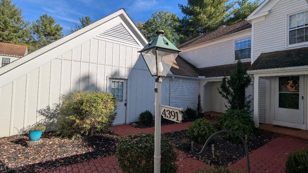 Photo of 4389 Devonshire Drive, Youngstown, OH 44512 (MLS # 5182335)