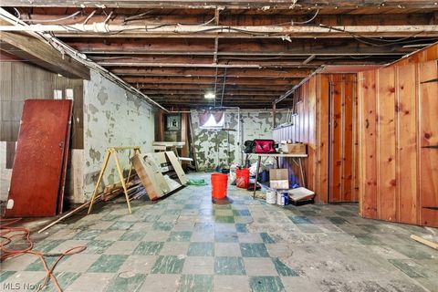 Tiny photo for 2847 Youngstown Avenue, McDonald, OH 44437 (MLS # 5192089)