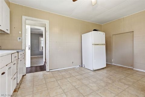 Tiny photo for 2847 Youngstown Avenue, McDonald, OH 44437 (MLS # 5192089)