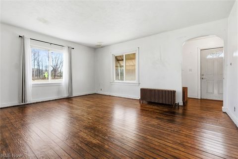 Tiny photo for 2847 Youngstown Avenue, McDonald, OH 44437 (MLS # 5192089)