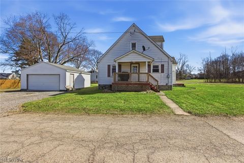 Tiny photo for 2847 Youngstown Avenue, McDonald, OH 44437 (MLS # 5192089)