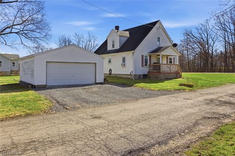 Tiny photo for 2847 Youngstown Avenue, McDonald, OH 44437 (MLS # 5192089)