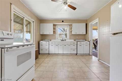 Tiny photo for 2847 Youngstown Avenue, McDonald, OH 44437 (MLS # 5192089)