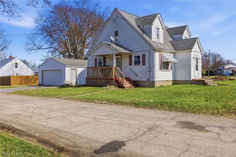 Tiny photo for 2847 Youngstown Avenue, McDonald, OH 44437 (MLS # 5192089)