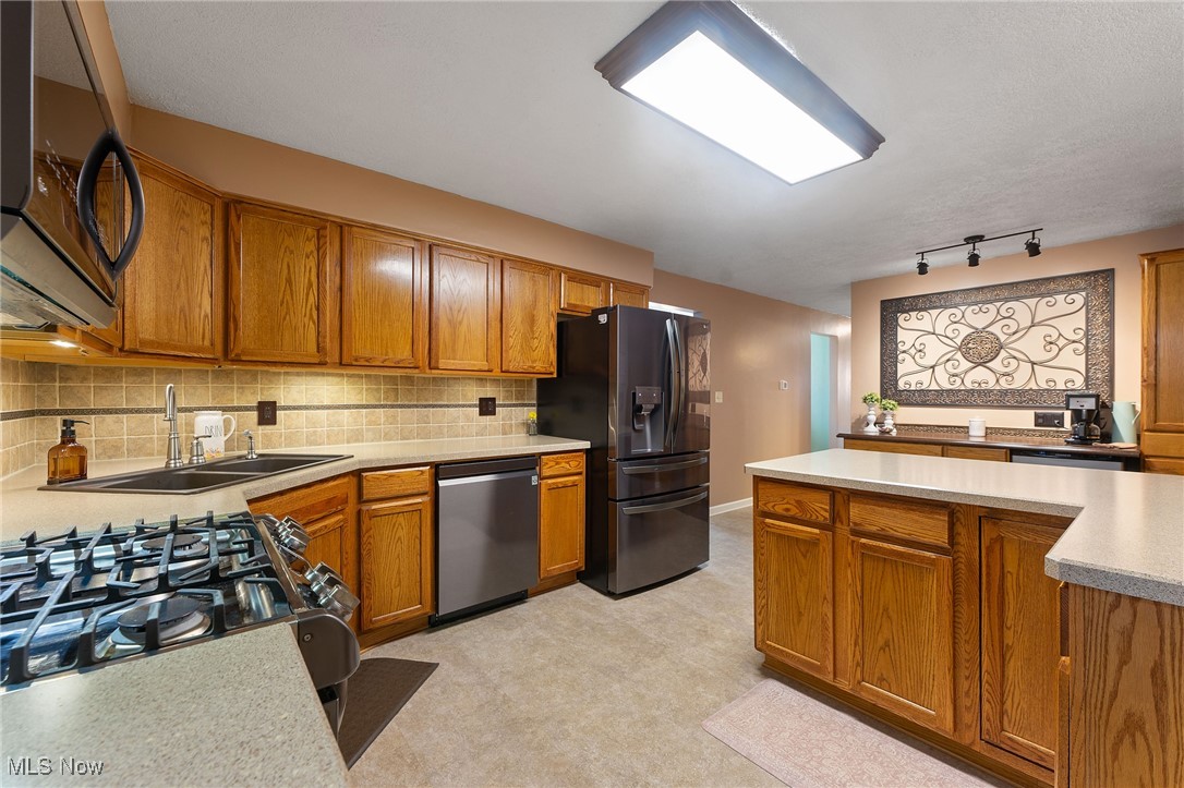 26 Deeringwood Drive, New Middletown, Ohio image 3