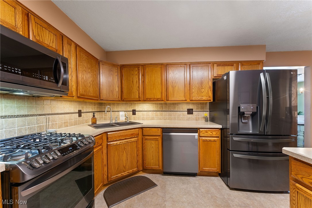 26 Deeringwood Drive, New Middletown, Ohio image 2