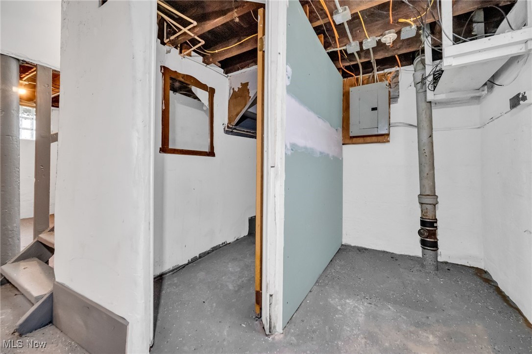 3692 E 118th Street, Cleveland, Ohio image 28