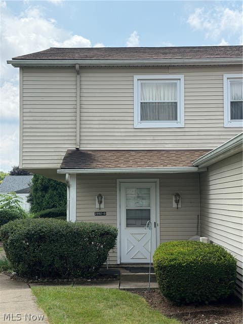 Condo For Sale - 2992 Ivy Hill Circle Cir #B<br/> Cortland, OH 44410