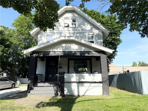 Homes For Sale - 869 Berwin Street<br/> Akron, OH 44310