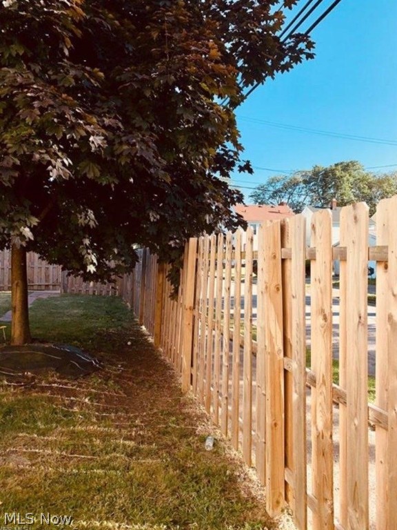 S H Kleinman Realty Cos Shake - Residential