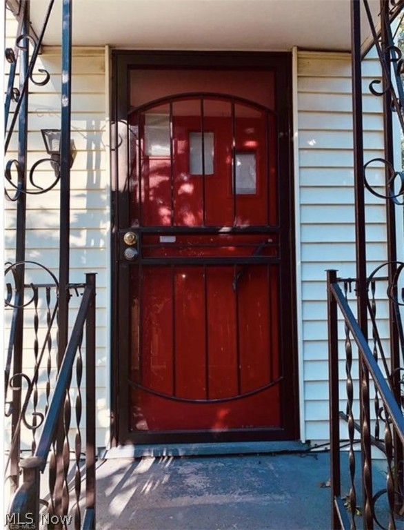 S H Kleinman Realty Cos Shake - Residential