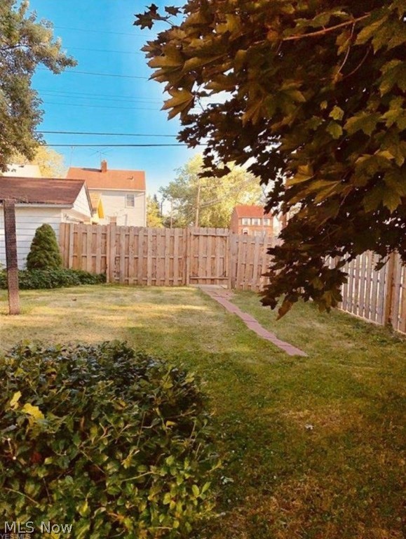 S H Kleinman Realty Cos Shake - Residential