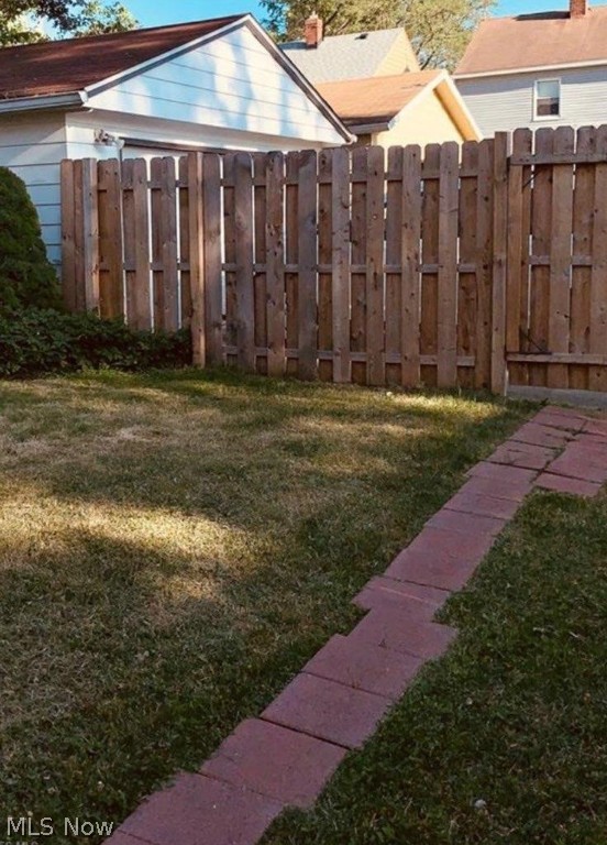 S H Kleinman Realty Cos Shake - Residential