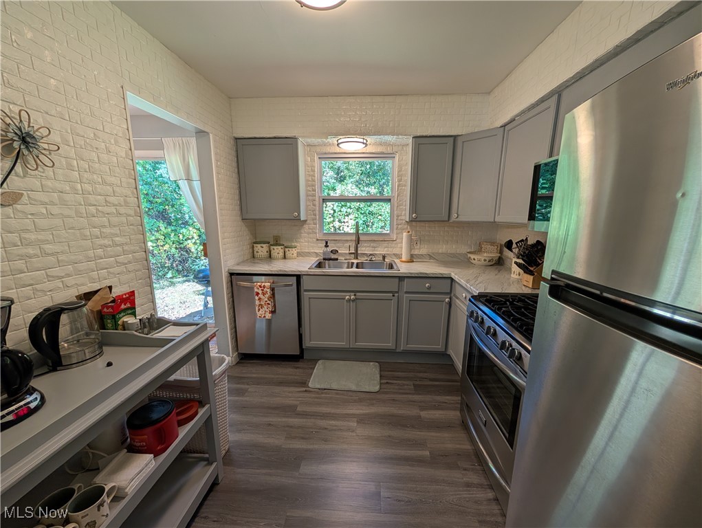 Parkway Estate #2 - Residential Lease