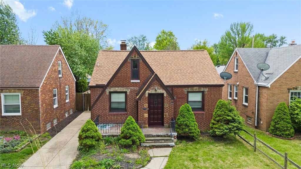 Photo of 13613 Clifford Avenue, Cleveland, OH 44135 (MLS # 5209294)