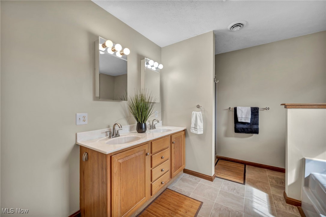 2239 W 20th Street, Cleveland, Ohio image 23