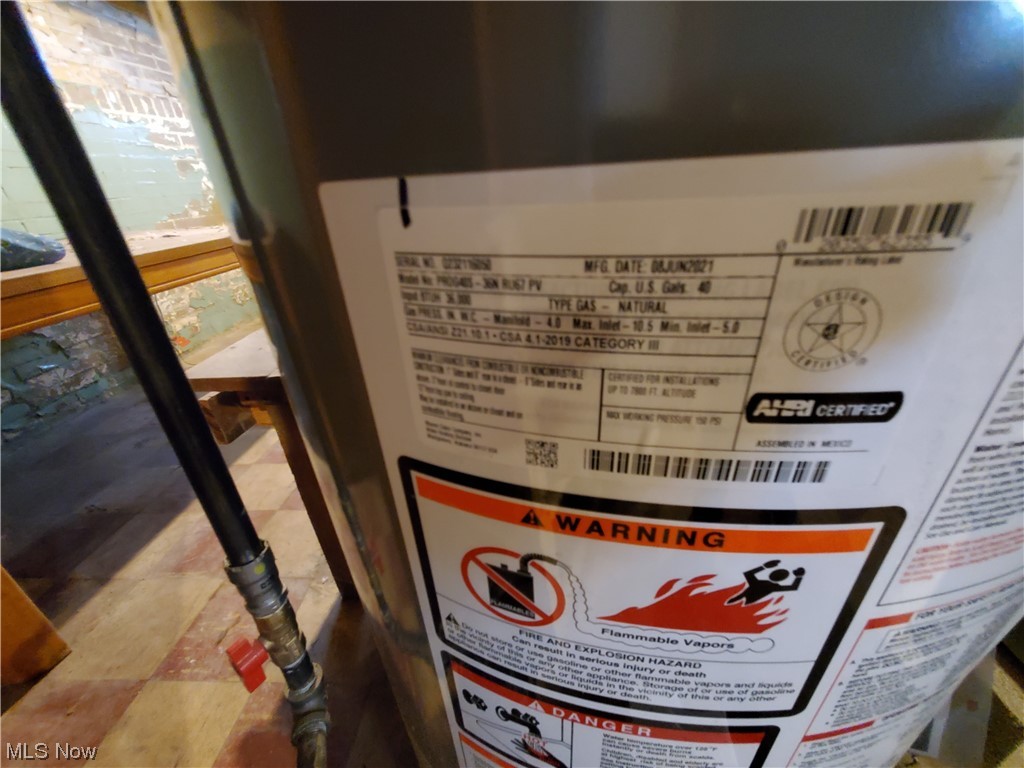 Main image without alt text