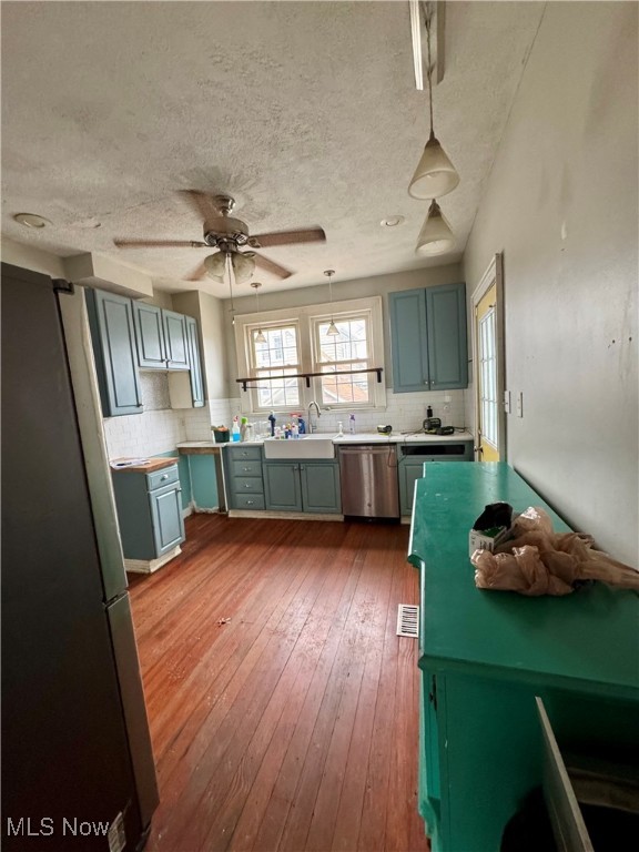 Being Lt In Claytons Sub - Residential