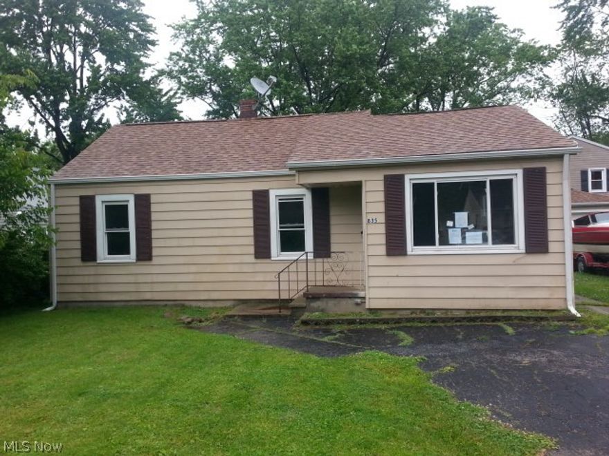 Eastlake Ranch near Lake Erie! This home offers 1st floor living, 3 bedrooms, 1 1/2 baths and more! The front door leads you into the living room, then eat in kitchen. Step down into the cozy family room with fireplace and enjoy all this home has to offer!