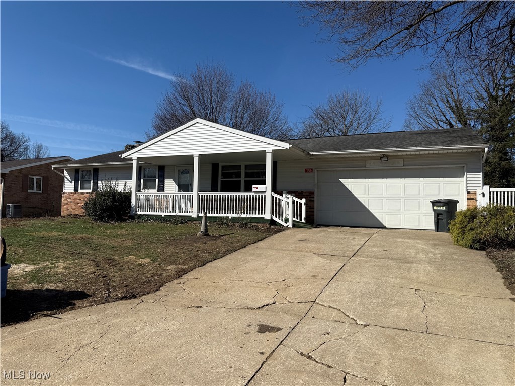 108 S Hilltop Drive, Minerva, Ohio image 2