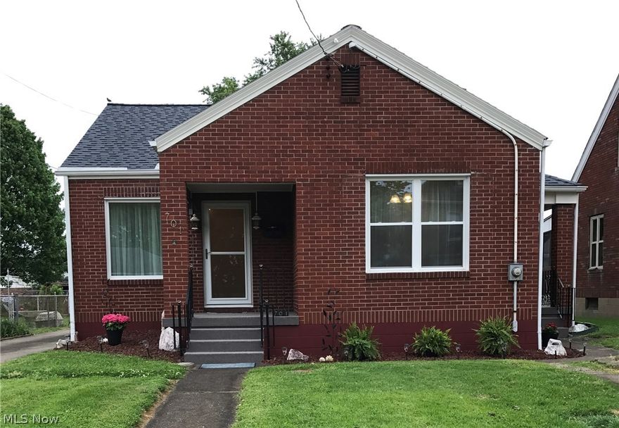 Turn key ready. This great Vienna brick home offers 1200 sq foot, New Windows, complete redone up and down stairs, large family room, game room some with wet bar and pool table. Large eat in kitchen, beautiful cabinets, new lights and ceiling fans, 2 car garage with room for 3 cars, nice size yard. Close to everything schools, shopping, and restaurants. Newly painted, roof replaced 4 years ago.