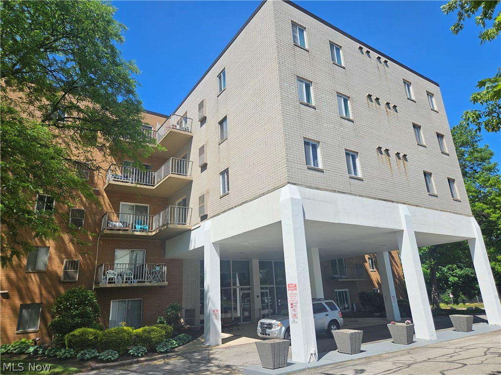 Clague Towers - Residential