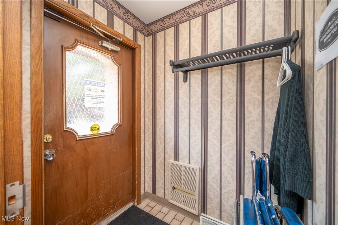 Village/Mineral Rdg - Commercial Sale