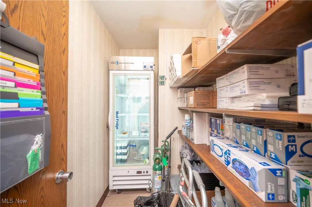 Village/Mineral Rdg - Commercial Sale