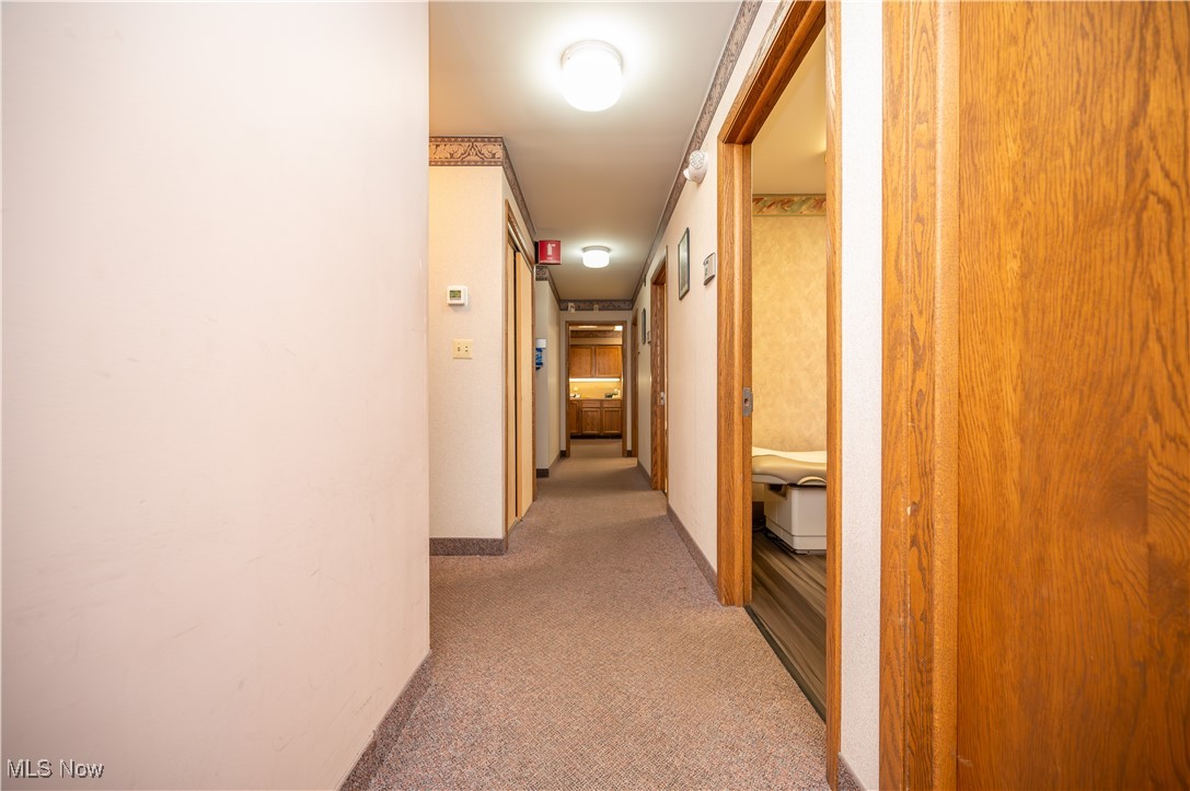 Village/Mineral Rdg - Commercial Sale