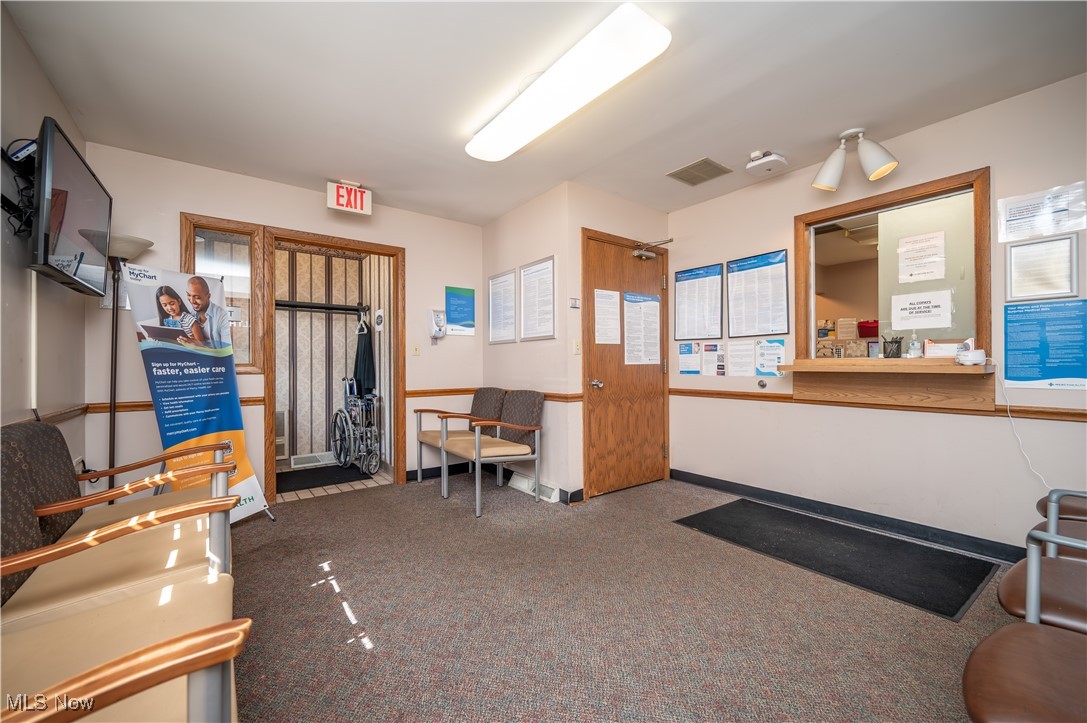 Village/Mineral Rdg - Commercial Sale