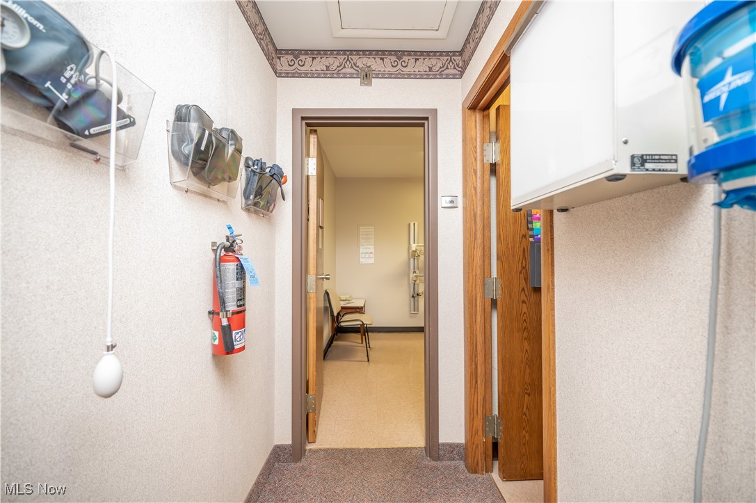 Village/Mineral Rdg - Commercial Sale