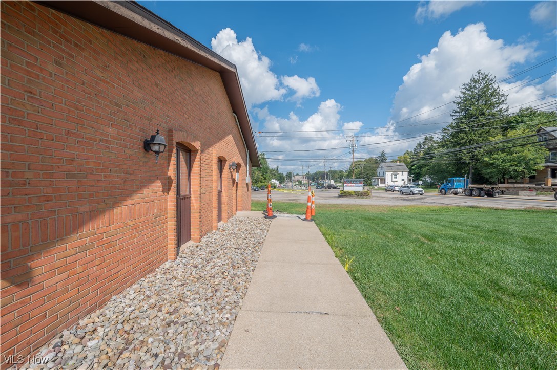 Village/Mineral Rdg - Commercial Sale