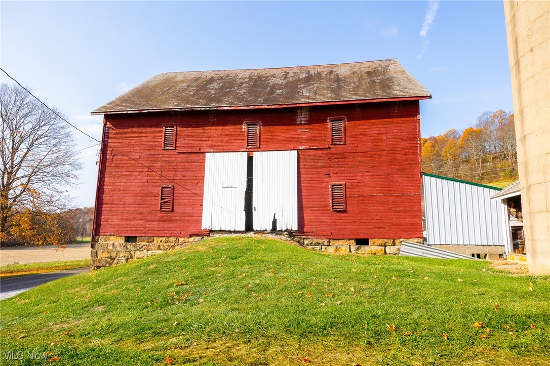 5885 Post Boy Drive, Newcomerstown, Ohio image 9