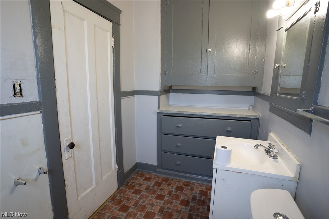 West 95th Street Sub/E R Cowli - Residential Income