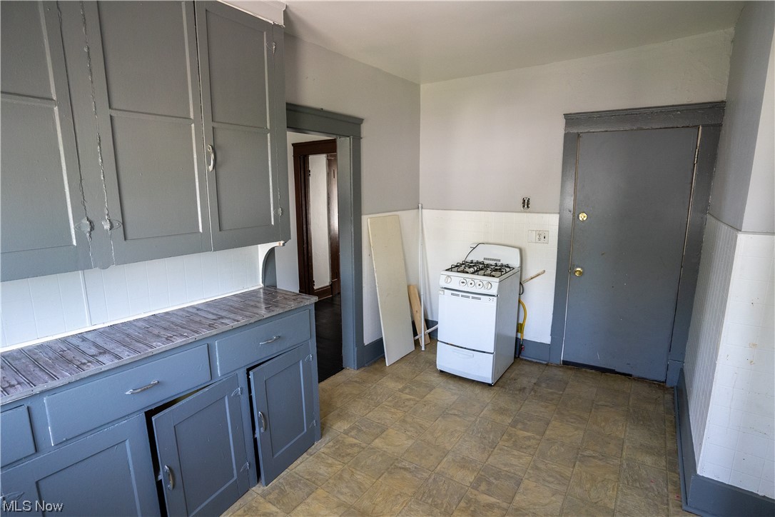 West 95th Street Sub/E R Cowli - Residential Income