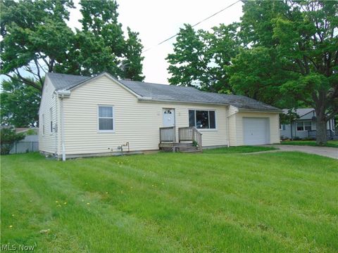Homes For Sale - 675 E 305th Street<br/> Lake County, Willowick, OH 44095
