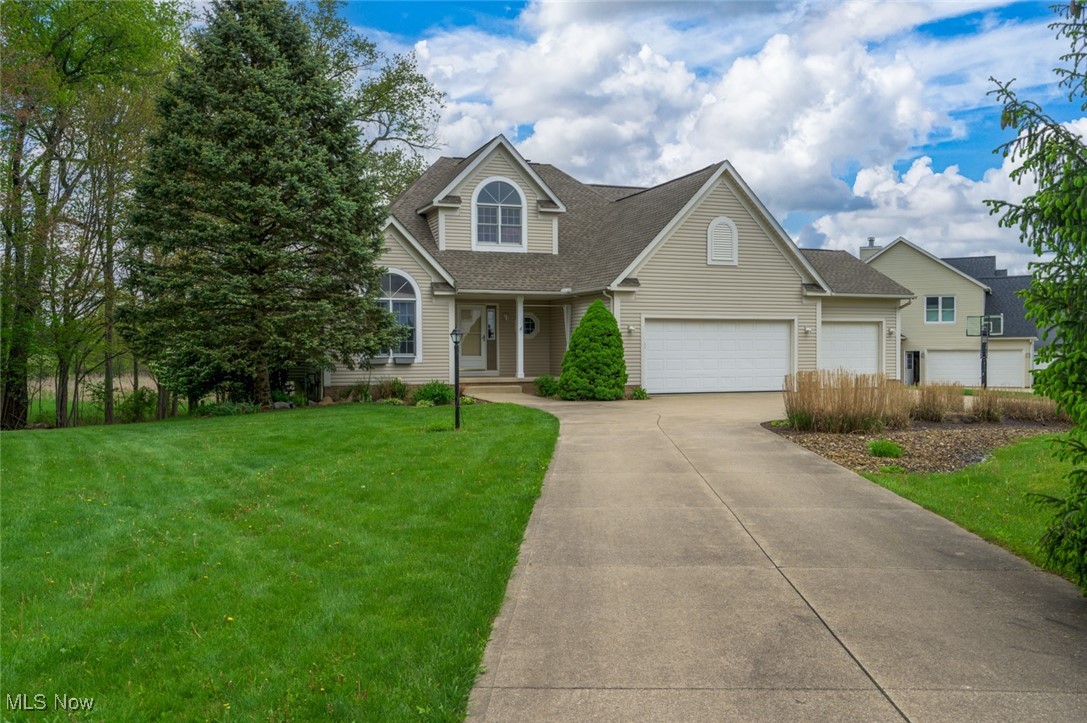2943 Crown Pointe Drive, Stow, Ohio image 1
