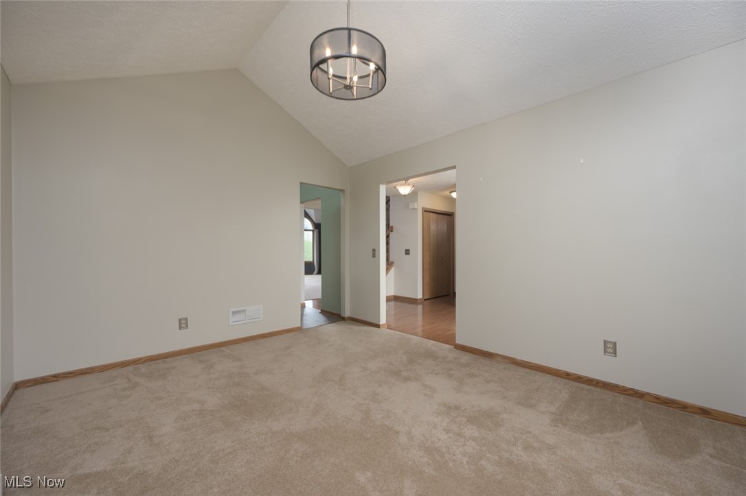 2943 Crown Pointe Drive, Stow, Ohio image 11