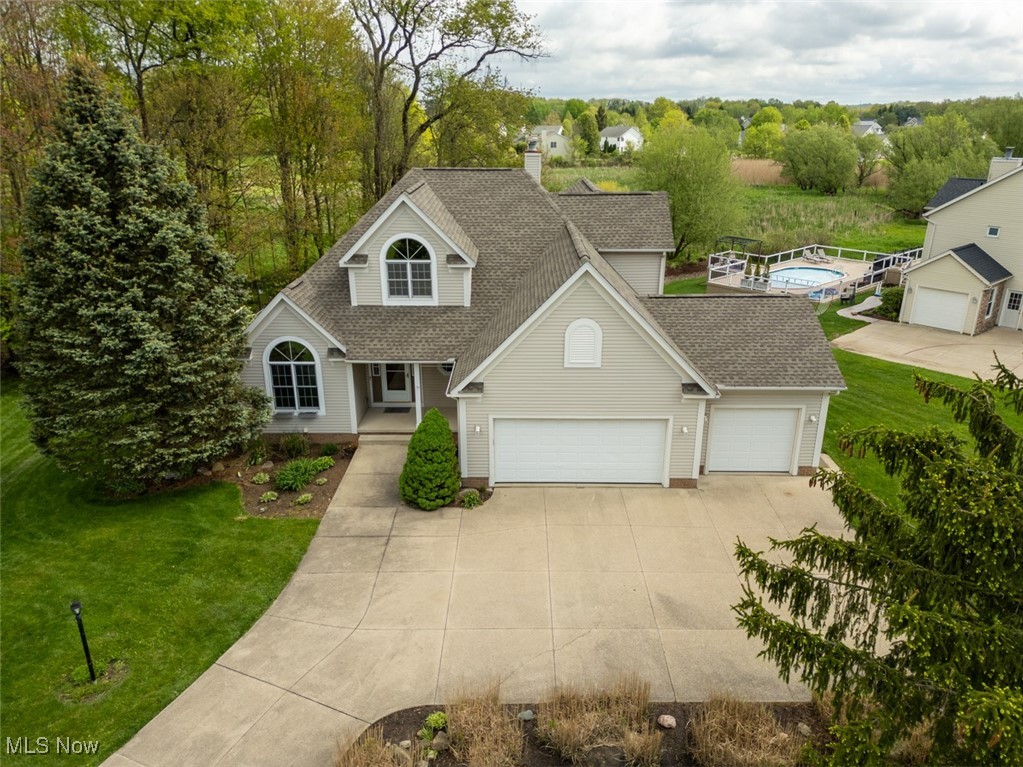 2943 Crown Pointe Drive, Stow, Ohio image 2