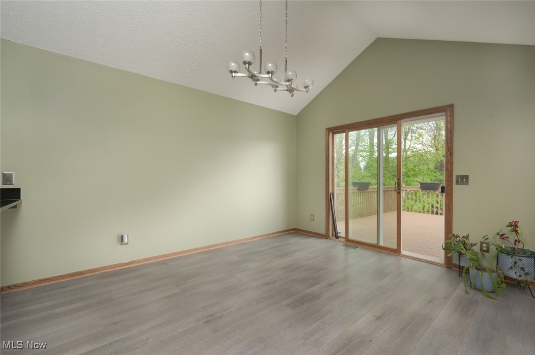 2943 Crown Pointe Drive, Stow, Ohio image 7
